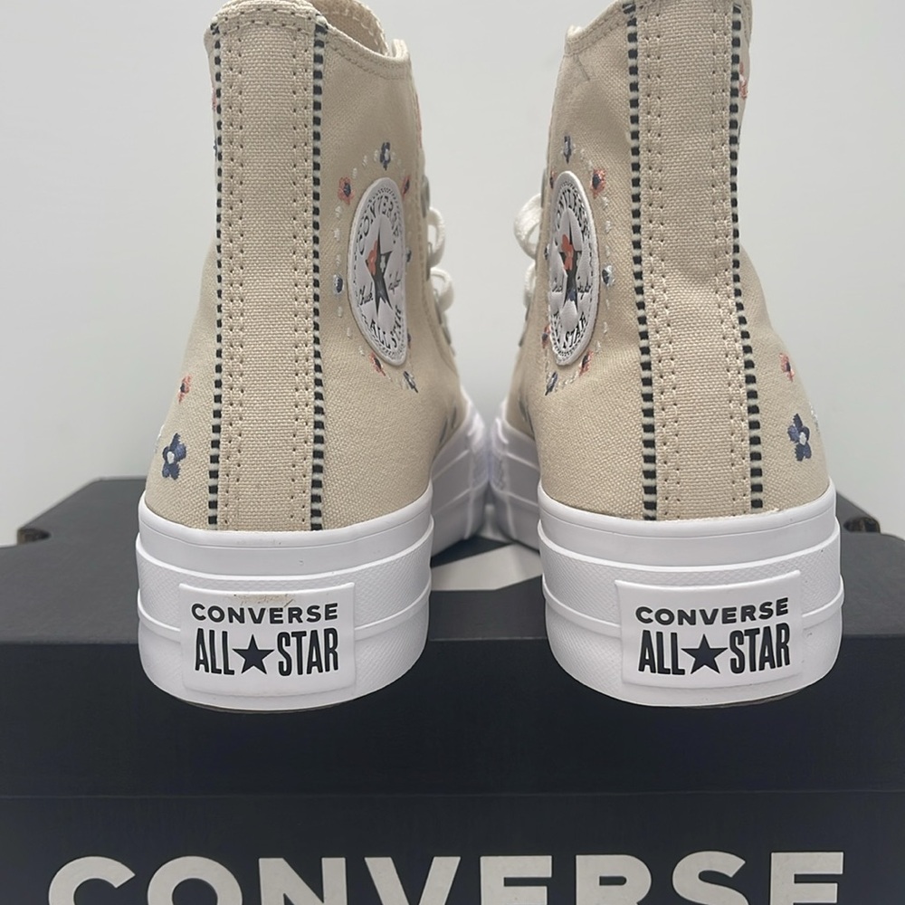 Converse Women's Cream High-Top Platform Sneakers A14265C
CTAS LIFT HI
LIGHT DUN - Picture 13 of 16